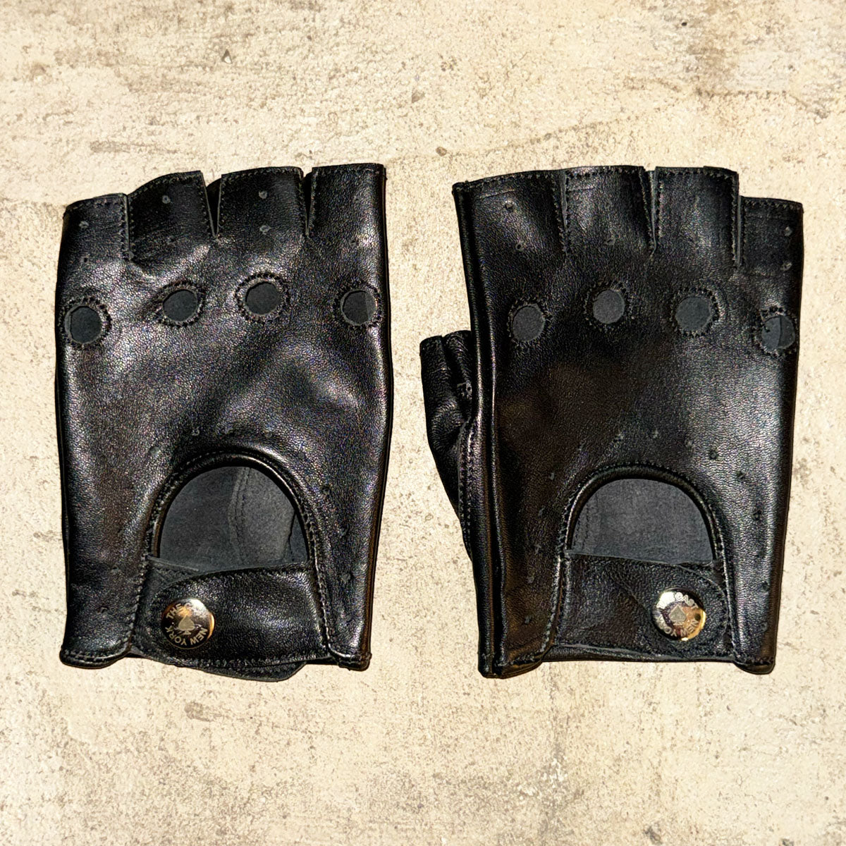 THE OUTSIDER Fingerless Black Leather Gloves (WOMENS)