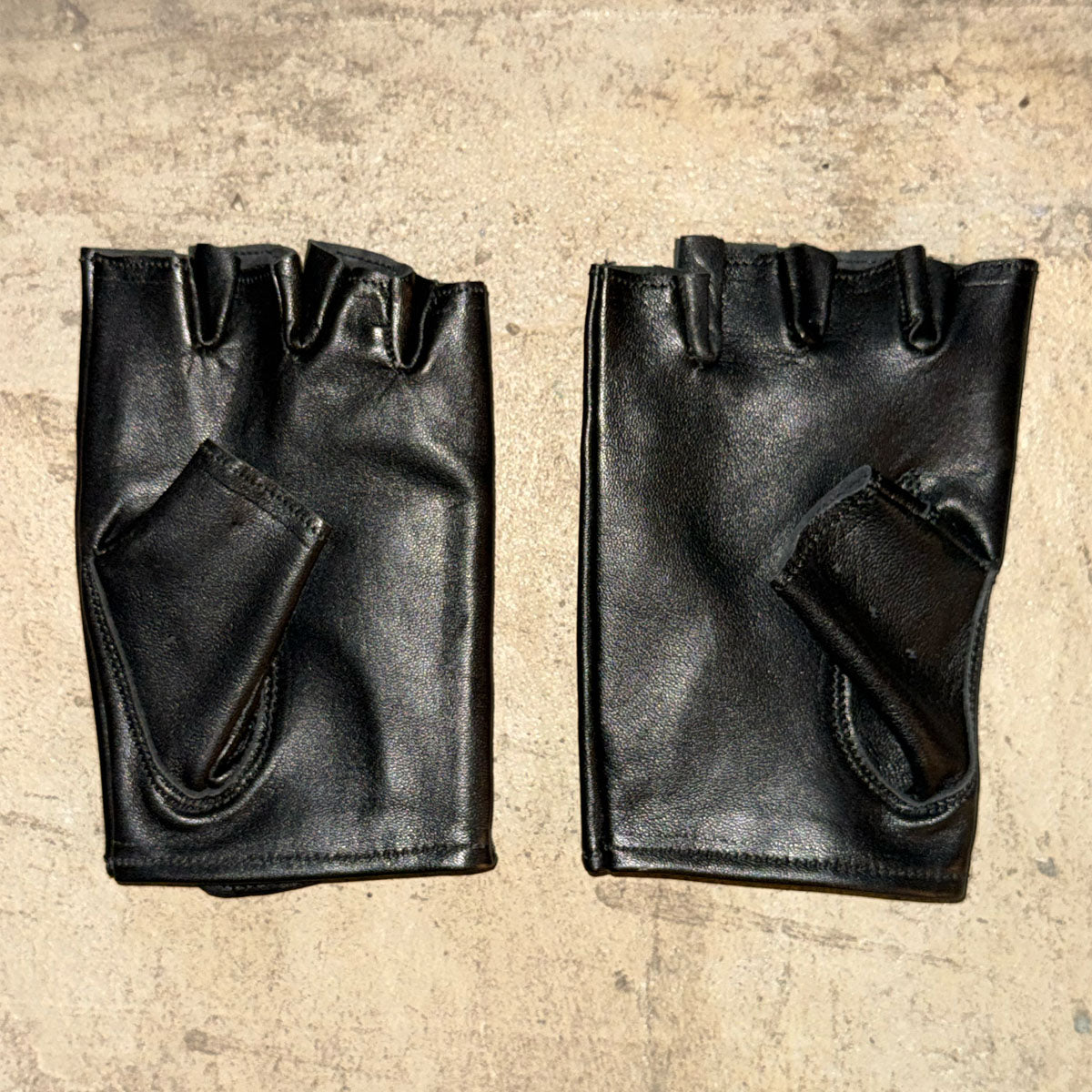 THE OUTSIDER Fingerless Black Leather Gloves (WOMENS)
