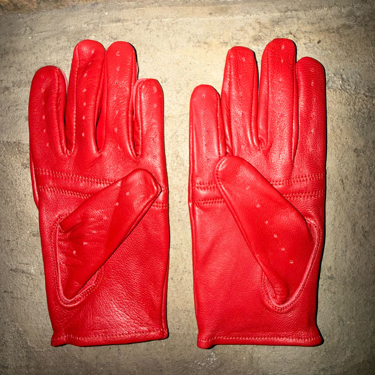 THE OUTSIDER Red Leather Gloves (WOMENS)