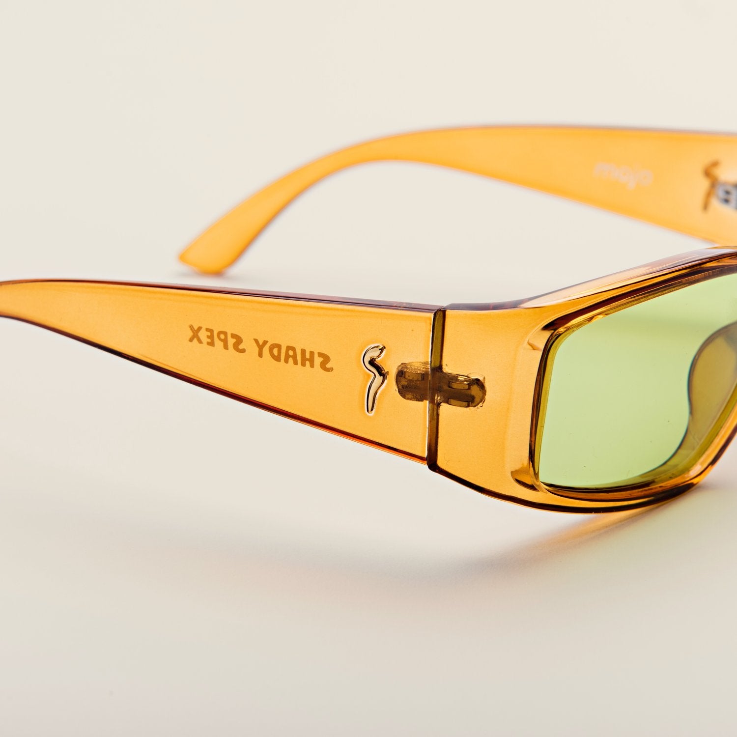 MOJO (Caramel w/Green Lense)