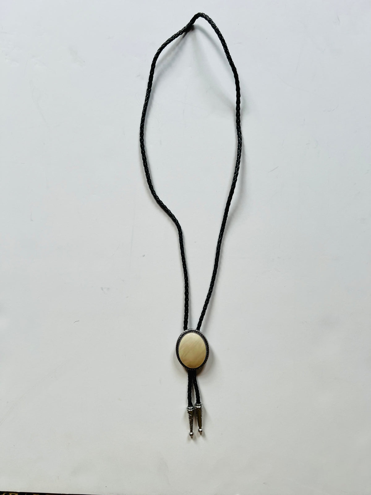 PEARL BOLA BOLO TIE