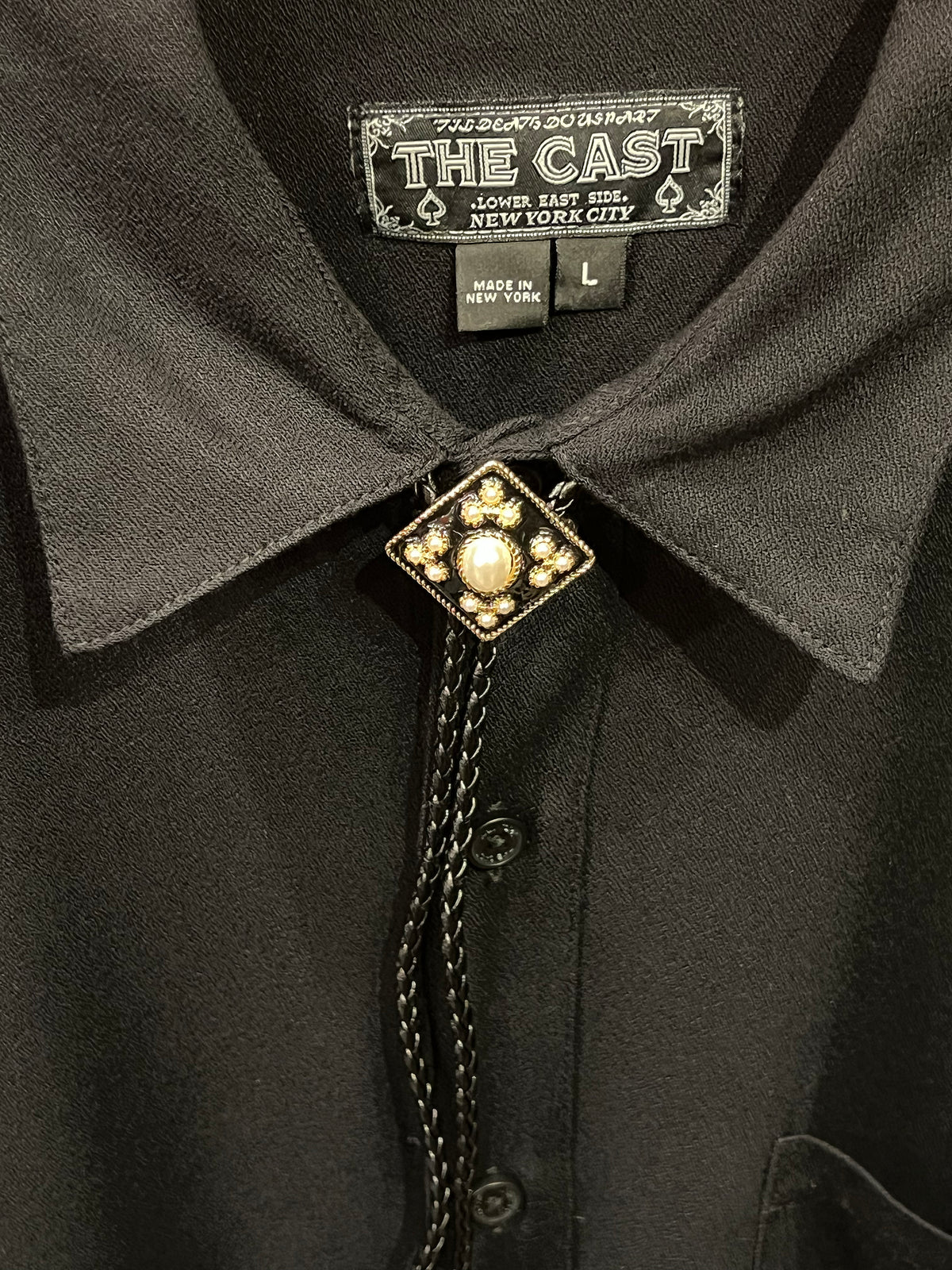 BOLO TIE (PEARL)