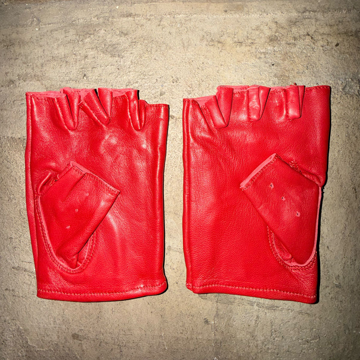 THE OUTSIDER Fingerless Red Leather Gloves (WOMENS)