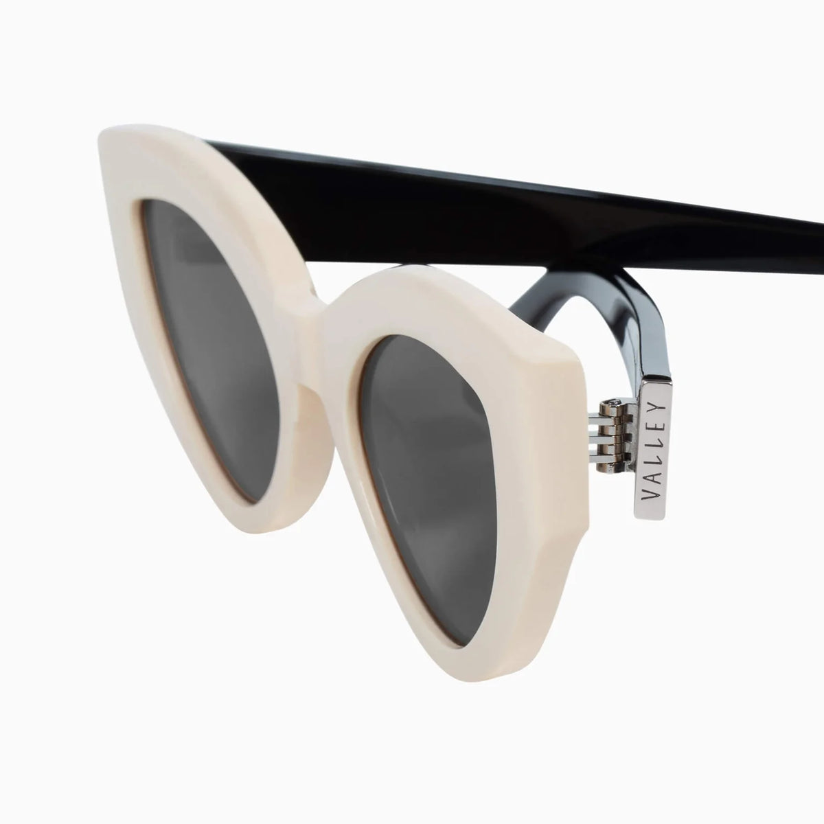 BONES - Cream w/Black Temples/Black Lens