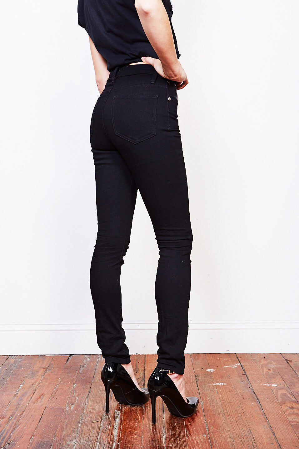 WOMEN'S HIGH + TIGHT JEANS