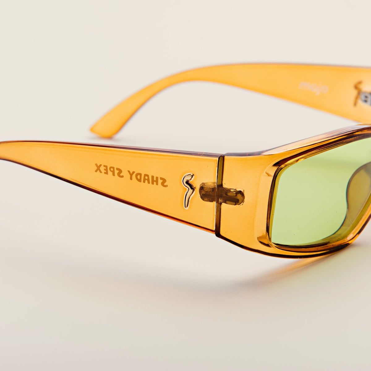 MOJO (Caramel w/Green Lense)